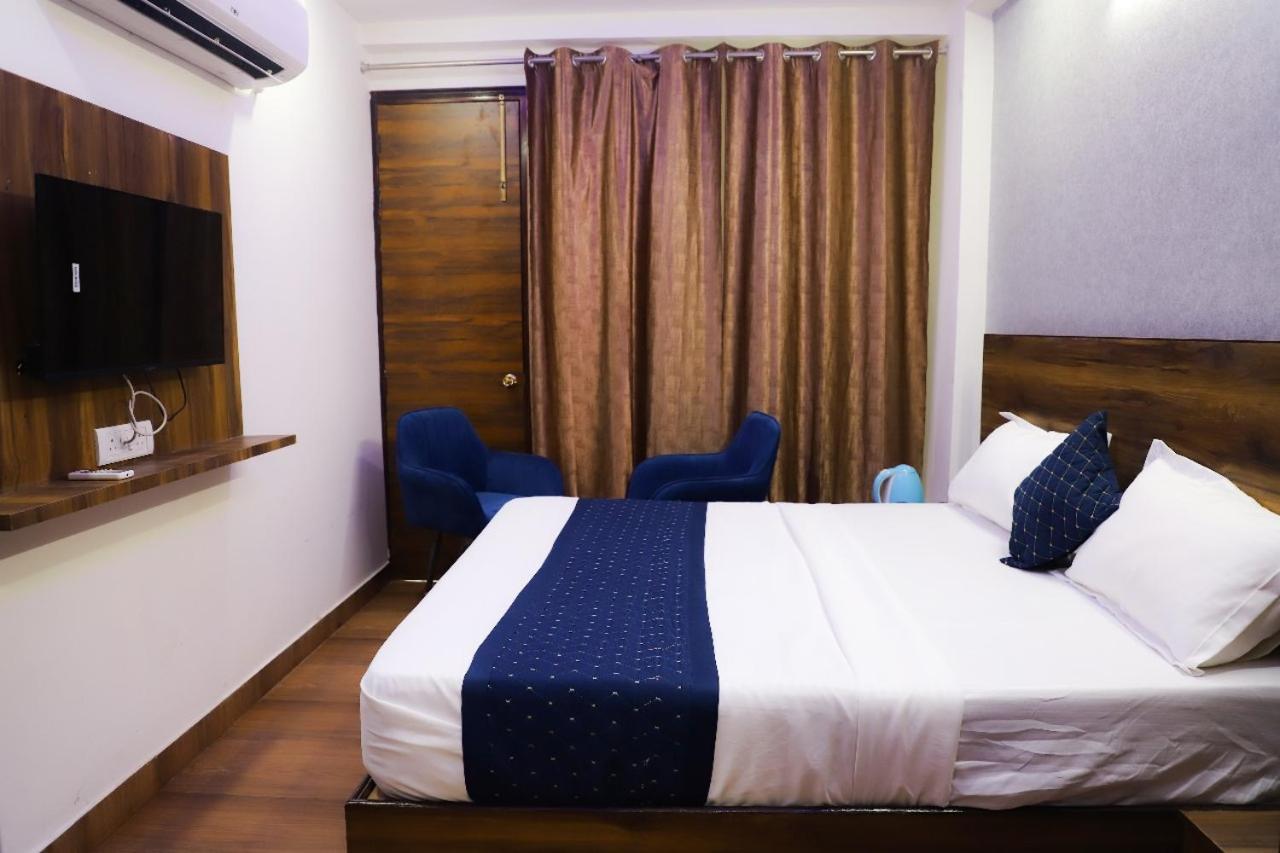 Bed and Breakfast Surya International Neu-Delhi Exterior foto
