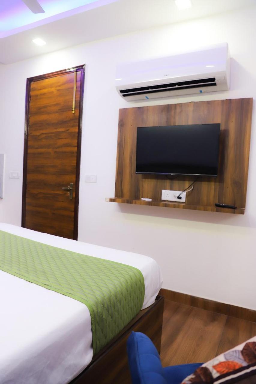 Bed and Breakfast Surya International Neu-Delhi Exterior foto