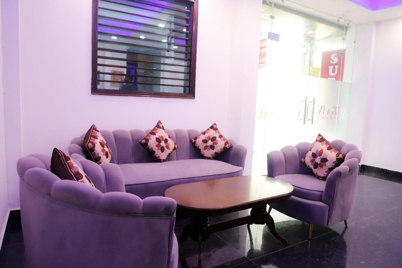 Bed and Breakfast Surya International Neu-Delhi Exterior foto