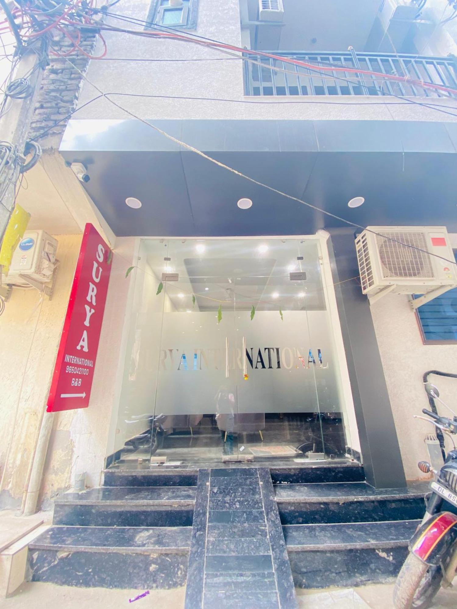Bed and Breakfast Surya International Neu-Delhi Exterior foto